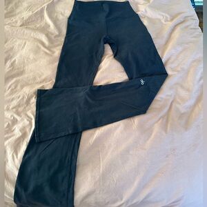 ALO Yoga Airbrush High-Waist Bootcut Legging